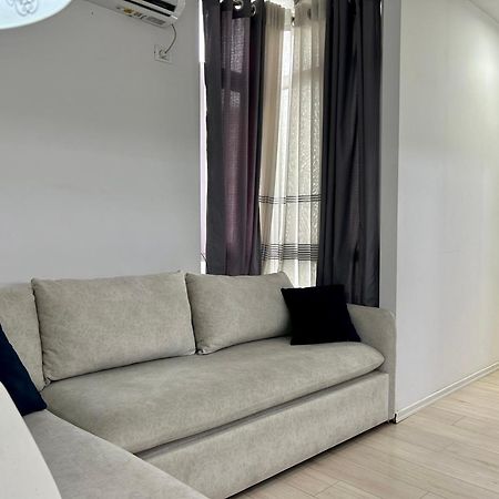 A&X Lovely And Central Apartment - 24H Self Check-In ティラナ エクステリア 写真