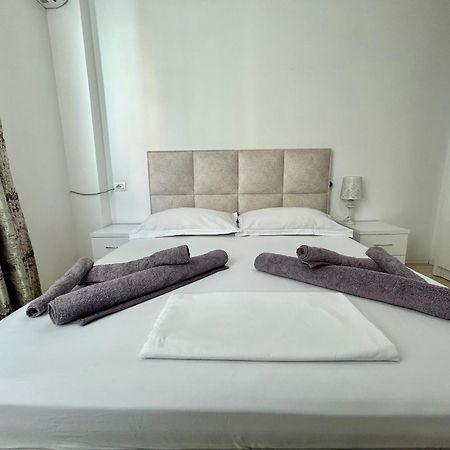 A&X Lovely And Central Apartment - 24H Self Check-In ティラナ エクステリア 写真