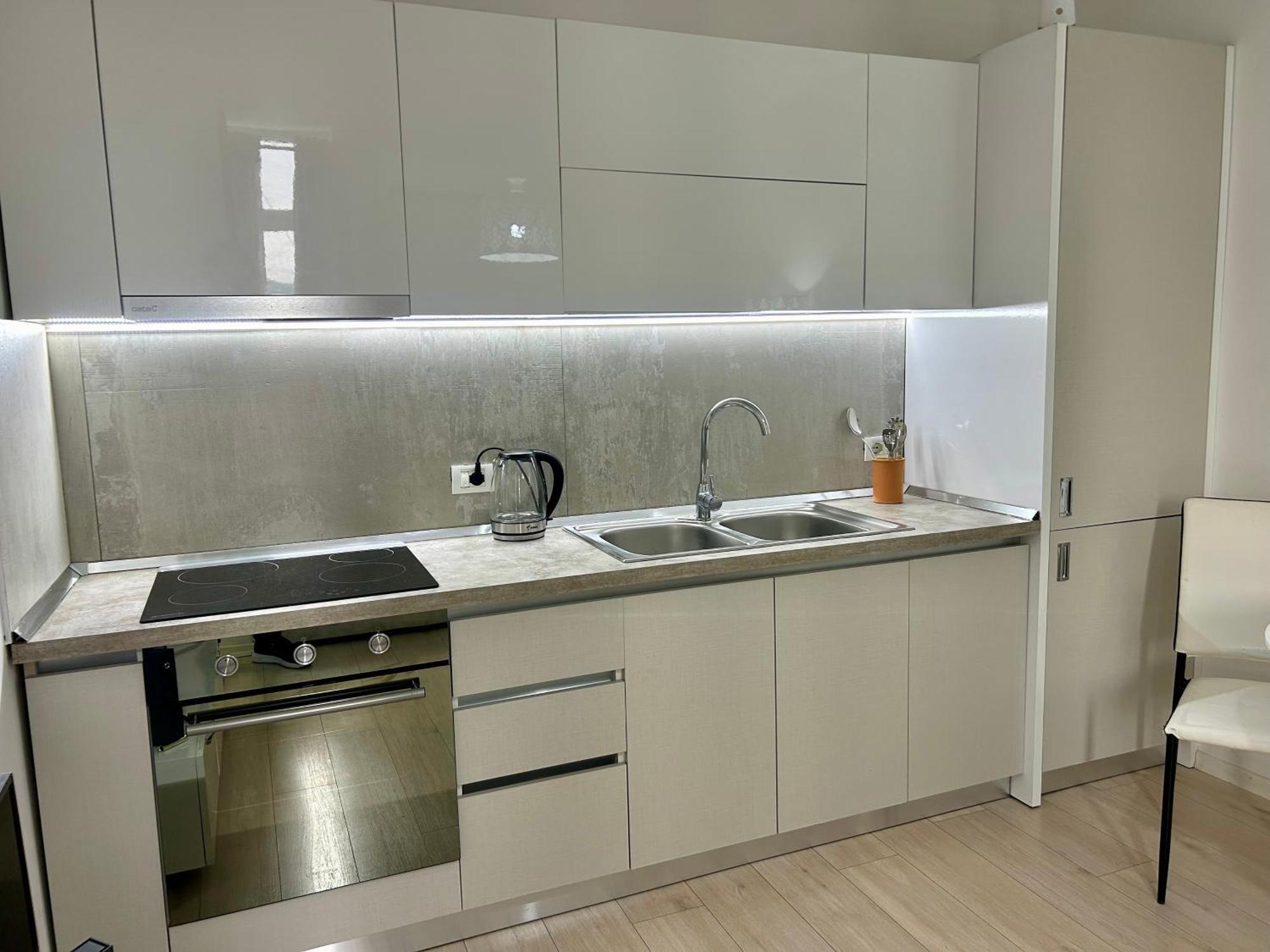 A&X Lovely And Central Apartment - 24H Self Check-In ティラナ エクステリア 写真