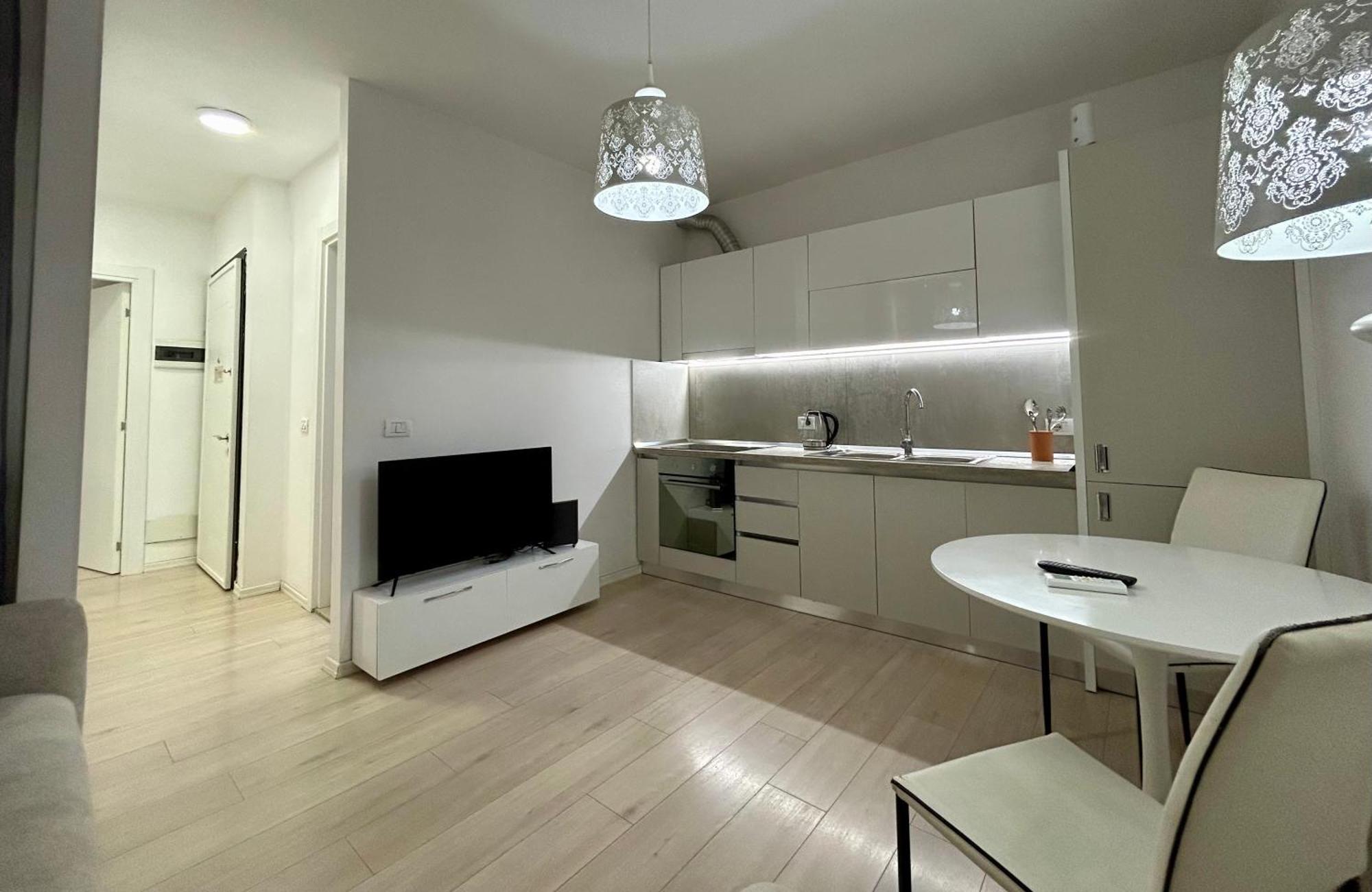 A&X Lovely And Central Apartment - 24H Self Check-In ティラナ エクステリア 写真