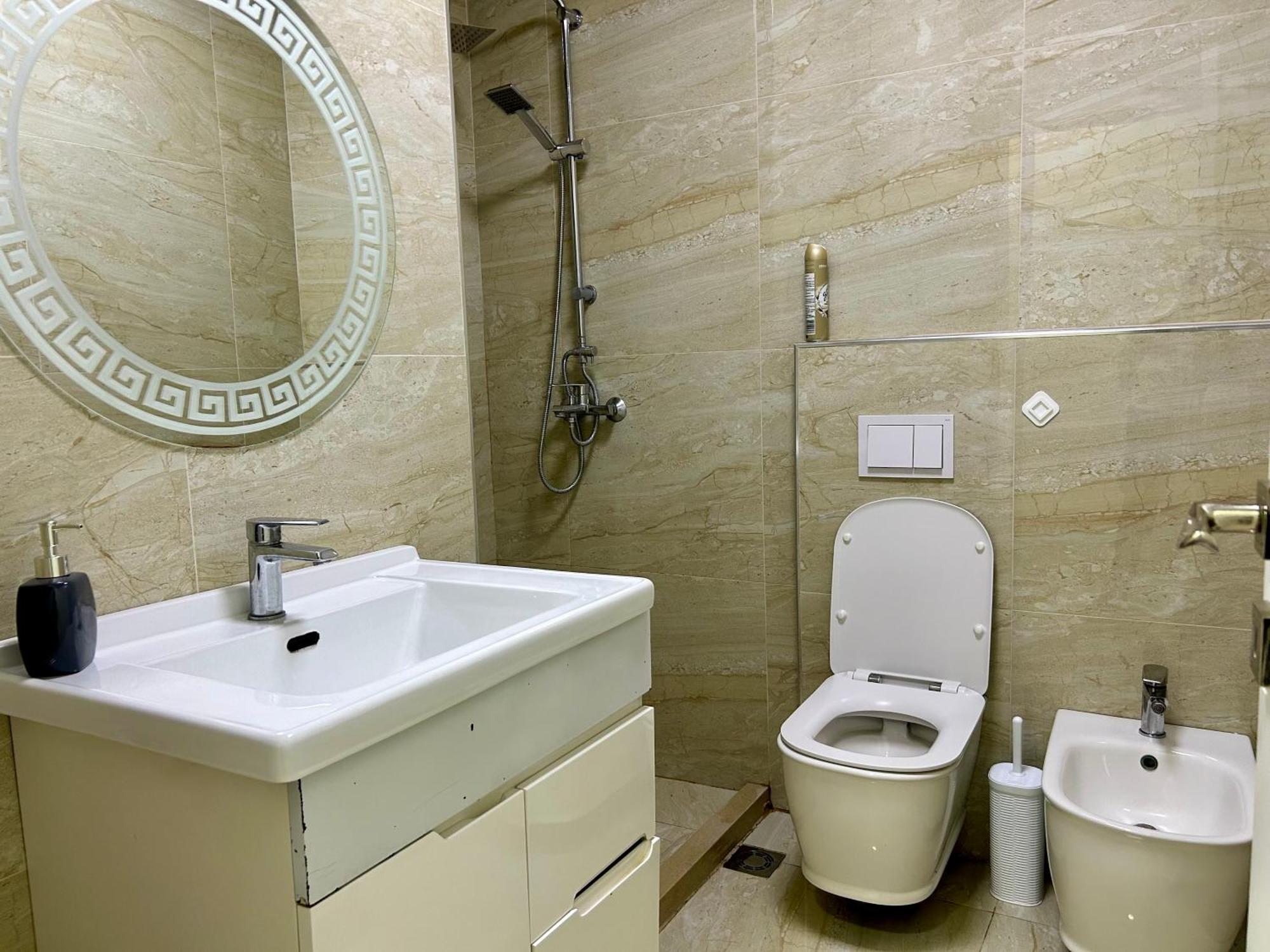 A&X Lovely And Central Apartment - 24H Self Check-In ティラナ エクステリア 写真