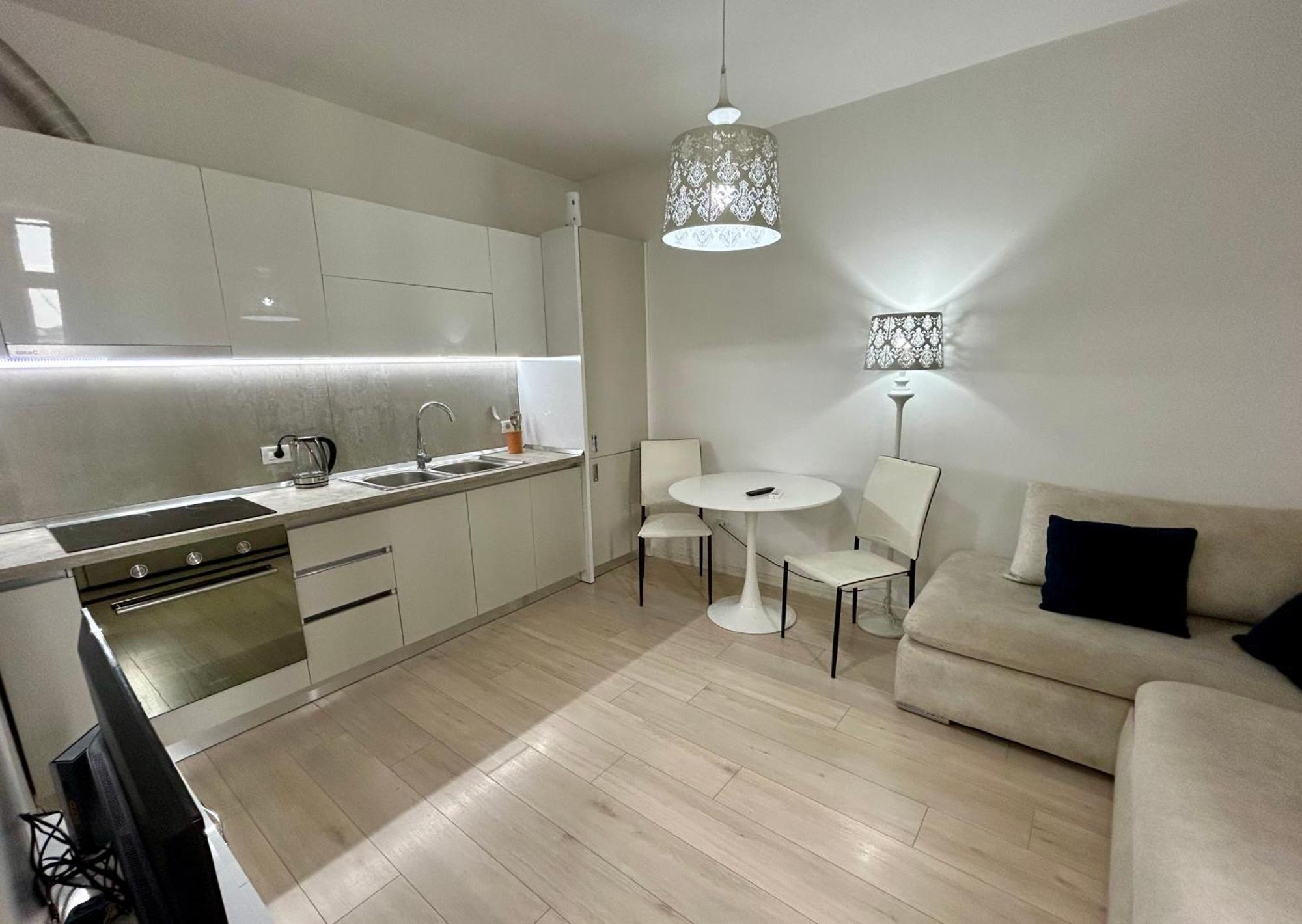 A&X Lovely And Central Apartment - 24H Self Check-In ティラナ エクステリア 写真