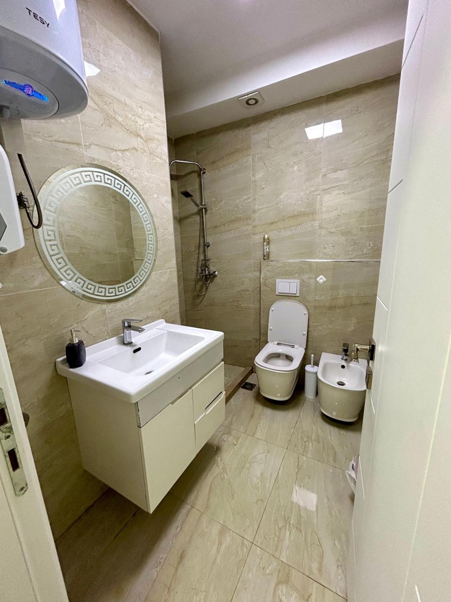 A&X Lovely And Central Apartment - 24H Self Check-In ティラナ エクステリア 写真