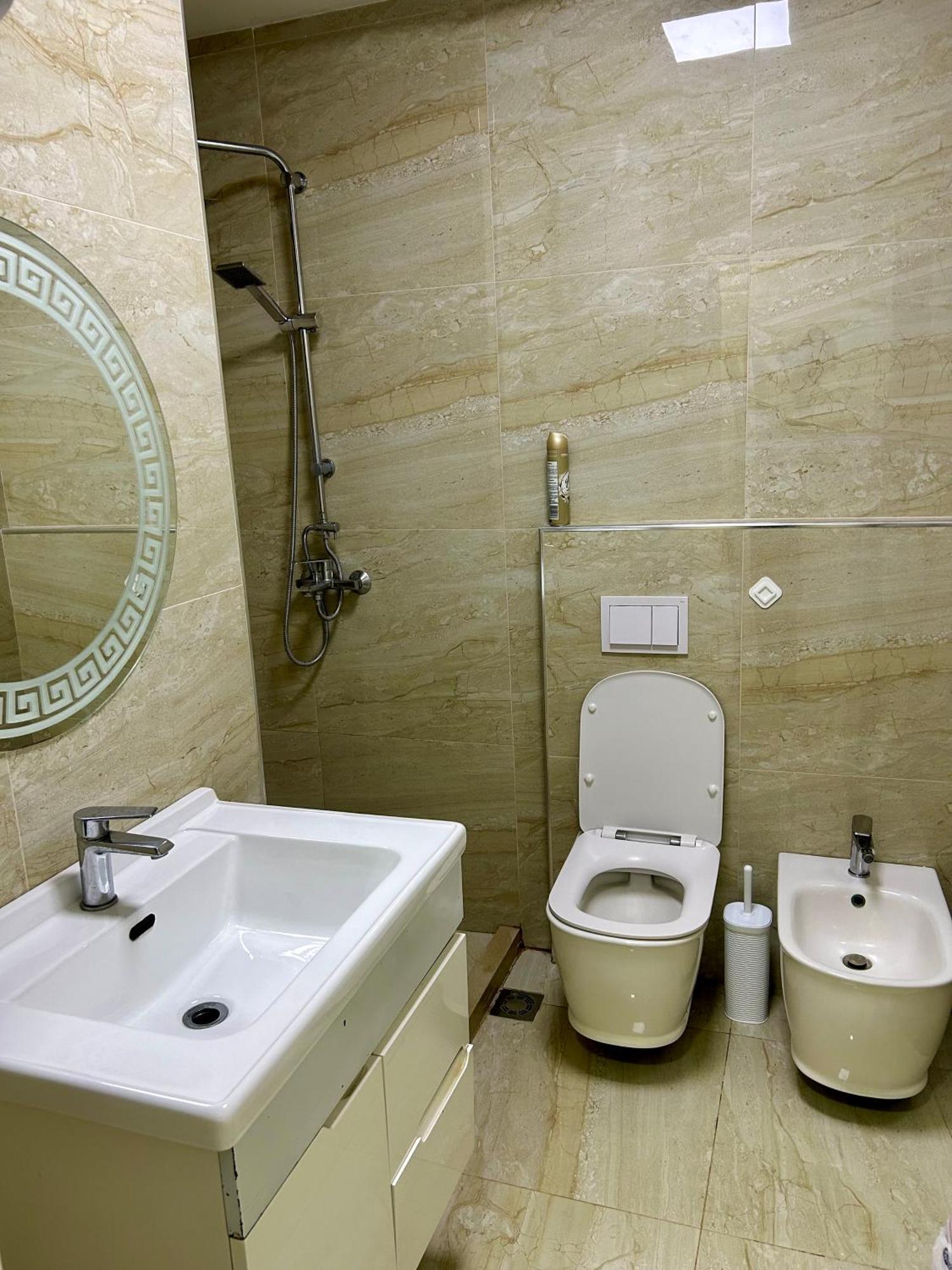 A&X Lovely And Central Apartment - 24H Self Check-In ティラナ エクステリア 写真