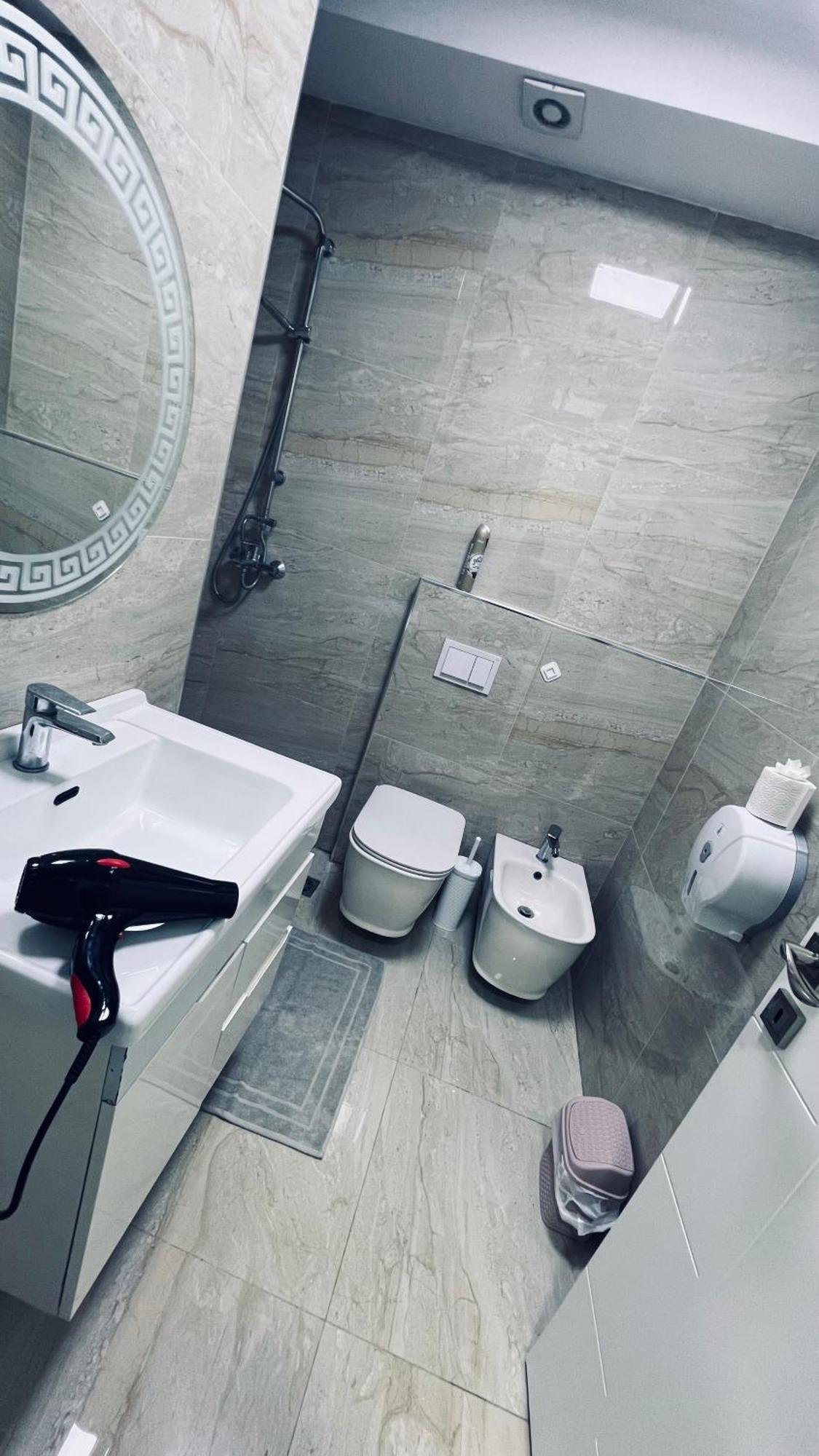 A&X Lovely And Central Apartment - 24H Self Check-In ティラナ エクステリア 写真