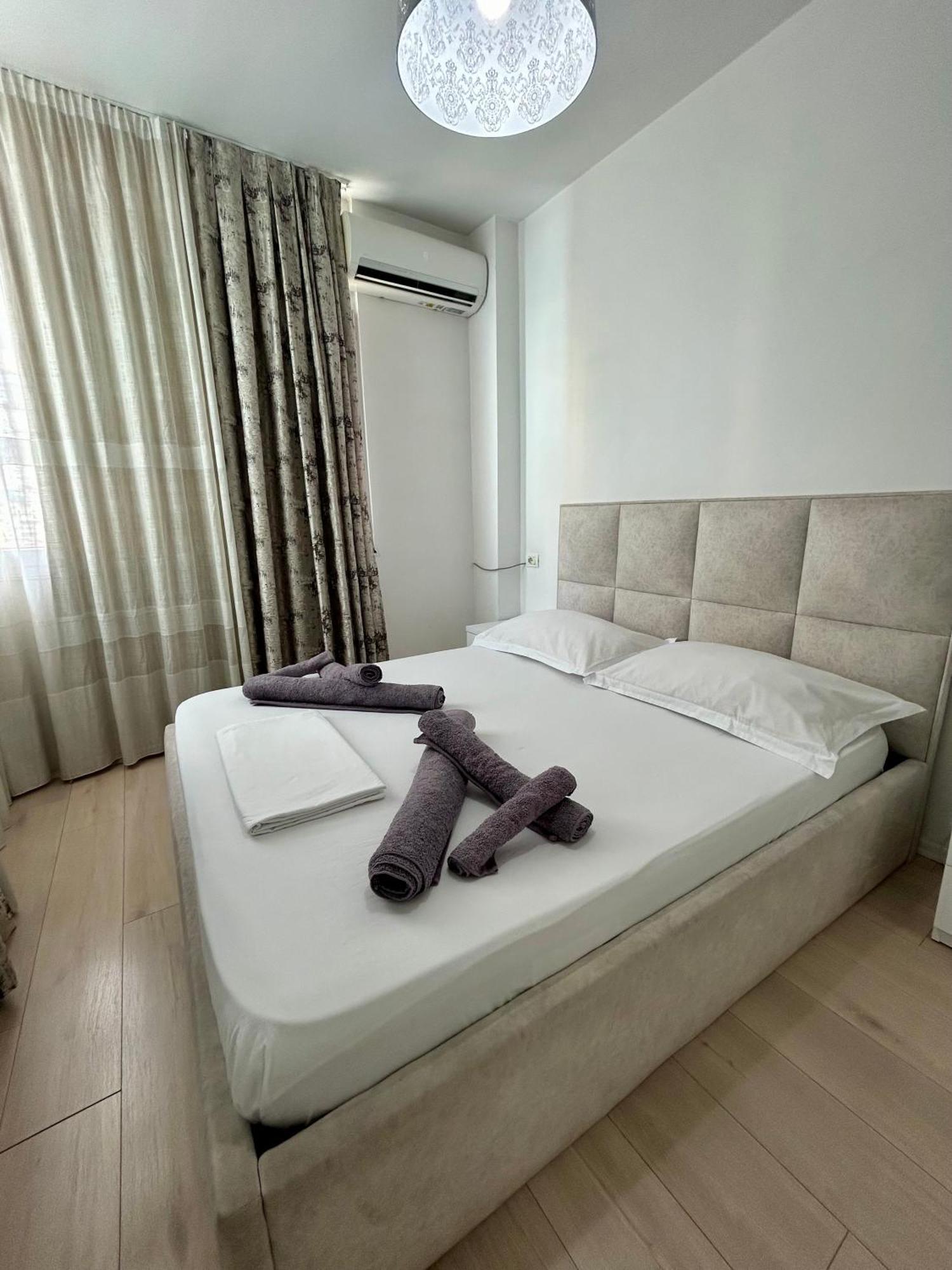 A&X Lovely And Central Apartment - 24H Self Check-In ティラナ エクステリア 写真