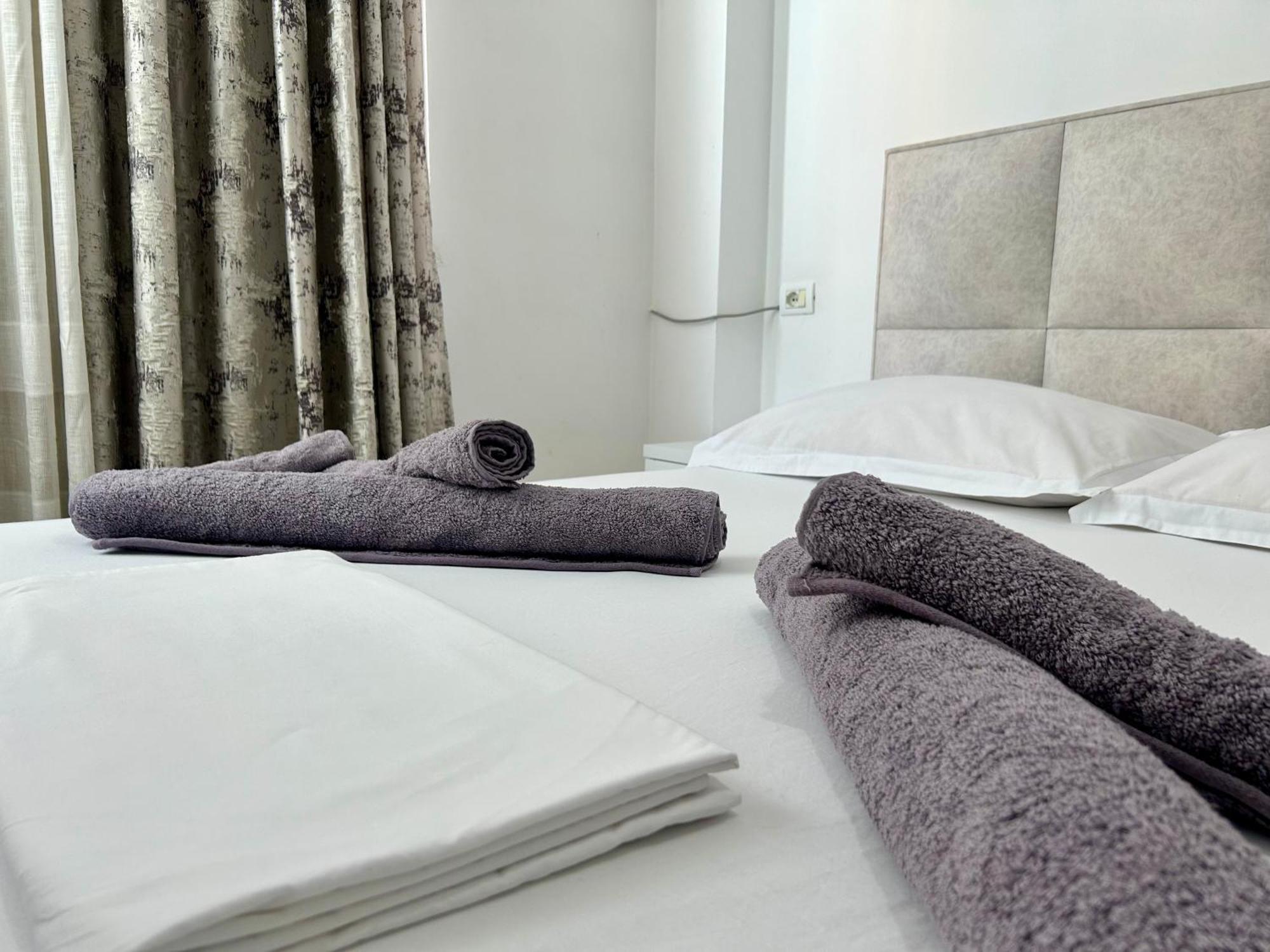 A&X Lovely And Central Apartment - 24H Self Check-In ティラナ エクステリア 写真